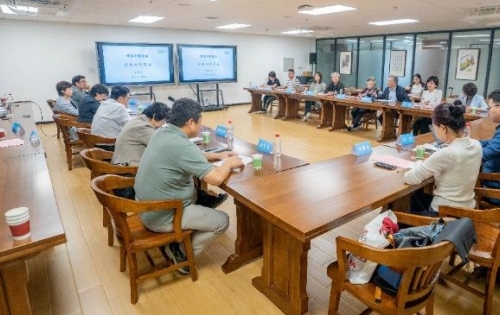 教育关爱行动支持教育部关工委在清华大学召开《一起读书，好少年》（第一季）专题片审定会暨第二季策划会