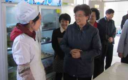 基金会领导赴四川考察项目实施情况
