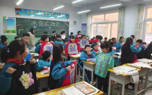 爱起航公益项目--特别成长计划向河北、甘肃、吉林、新疆、浙江、云南、四川捐赠运动鞋服