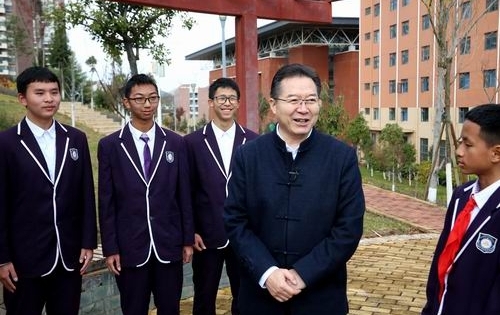 中国下一代教育基金会副理事长、清华附中校长王殿军赴云南省宁洱县进行“中华英才培养计划”项目调研