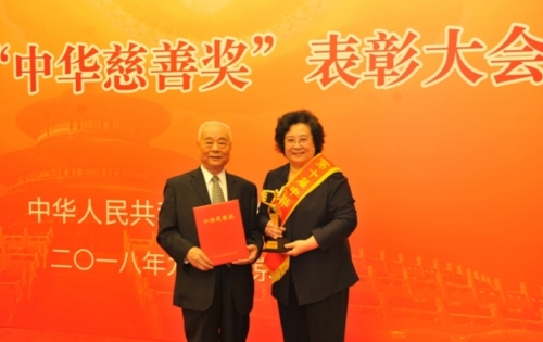 中国下一代教育基金会“关爱启蒙者—流动课堂”公益项目荣获第十届“中华慈善奖”