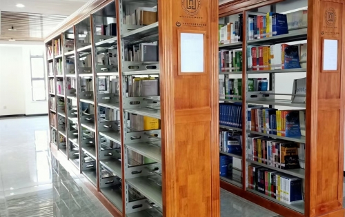 书香行动走进滇西大学校园